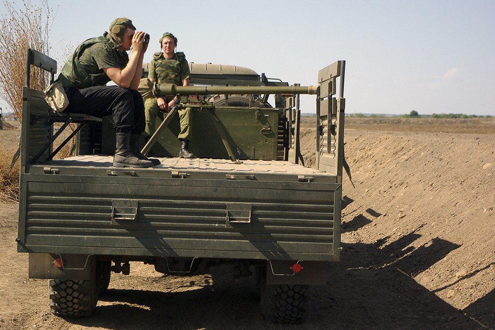 Cvičení ruské armády v Podněstří, nedaleko ukrajinských hranic.
