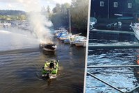 Požár na Vltavě: V Podolí shořela motorová loď a potopila se. Škoda je asi 700 tisíc