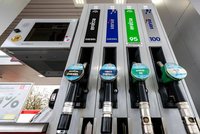 Podvodníci z Vysočiny vysáli desetitisíce litrů pohonných hmot: Hrozí jim až 8 let!