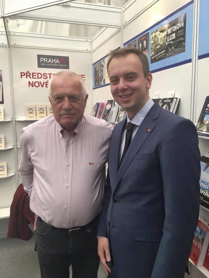 Podle Alexandra Š. je s bývalým prezidentem pojí silné přátelství. Václav Klaus však muže nezná.