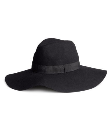 Trendy klobouk, H&M, 499 Kč.