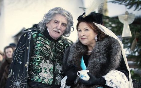 Královna Zlata Adamovská a Martin Huba jako král.
