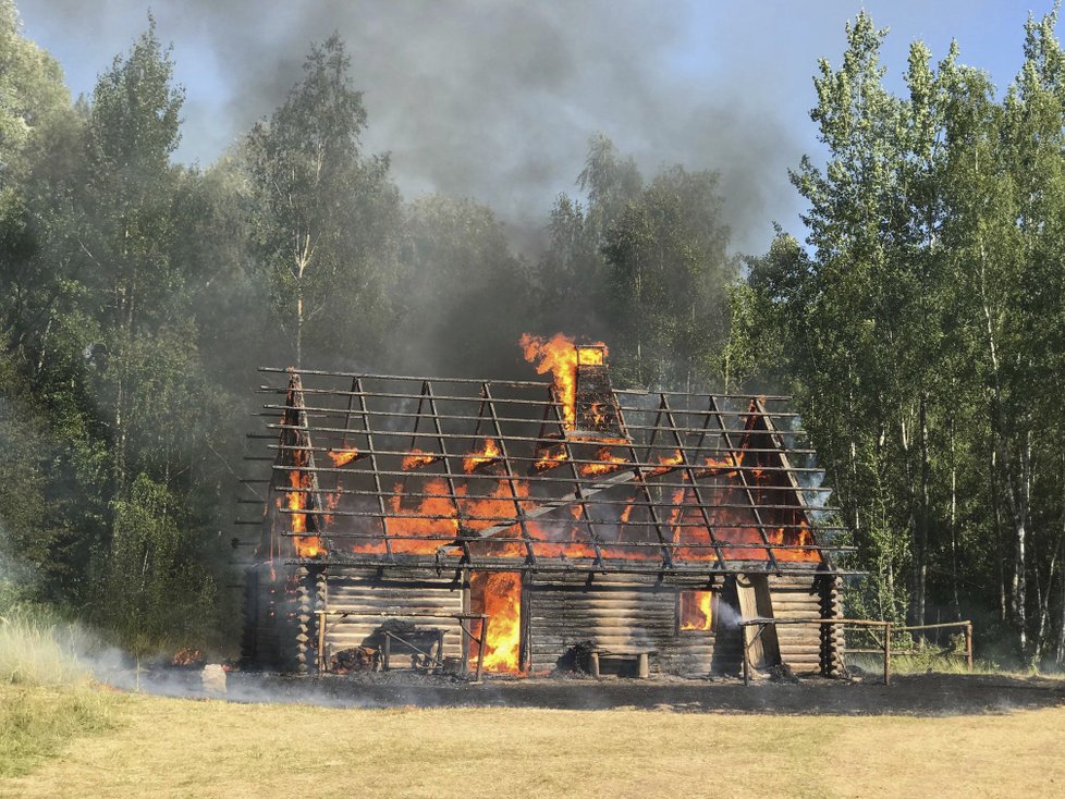 Pohádka Kouzelník Žito - chaloupka shořela.