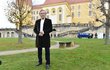 Karel Gott na zámku Moritzburg, kde se pohádka Tři oříšky pro Popelku natáčela.