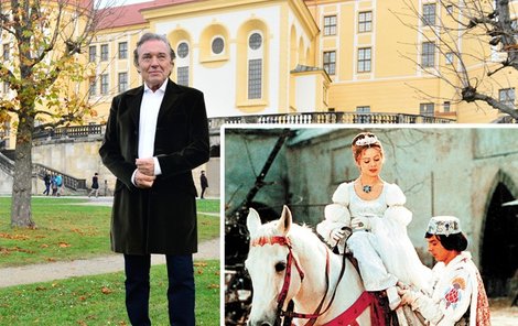 Karel Gott na zámku Moritzburg, kde se pohádka Tři oříšky pro Popelku natáčela.