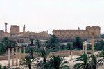 Pohled na památky ve městě Palmýra