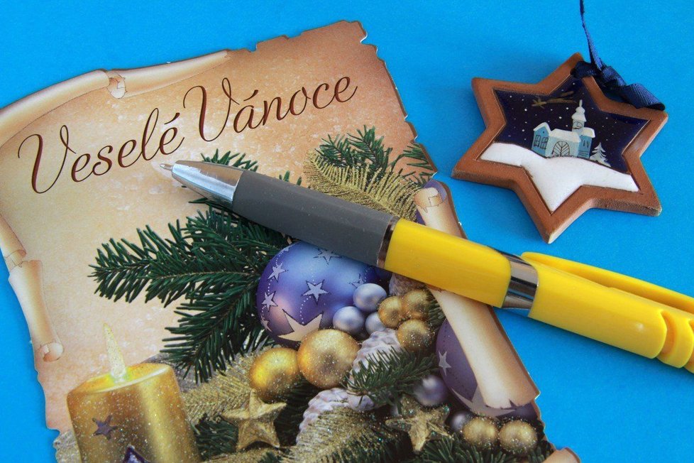 Nejčastěji posíláme pohlednice z dovolené a k Vánocům