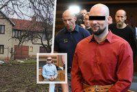 Svědek popsal brutální mord v Pohodlí: Okna zadělaná pytli, oběť zabalená v celtě a velký strach!