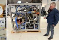 Vědci z Brna vymysleli letecký benzín bez emisí! Zájem má Airbus