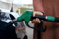 Paliva v Česku zlevňují: Cena benzínu je nejnižší od počátku války na Ukrajině