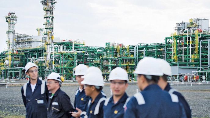 Pohov. Mezi odložené projekty patří i druhá fáze Kašaganského ropného pole. Tato lokalita prošla od přelomu tisíciletí bouřlivým rozvojem pod konsoricem, v němž má vedle vlády Kazachstánu
zastoupení čtveřice západních těžařských firem, ale i čínská CNPC a japonský Inpex.