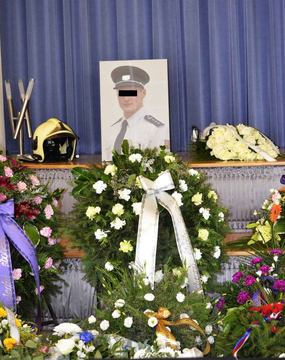 Rodina, hasiči a kamarádi motorkáři se naposledy rozloučili s Michalem, který byl zavražděn v Albánii