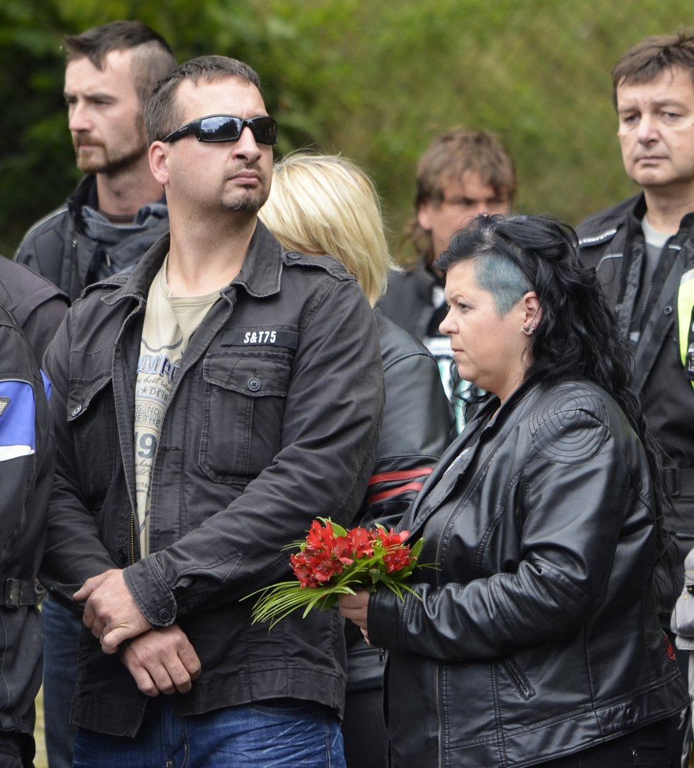 Rodina, hasiči a kamarádi motorkáři se naposledy rozloučili s Michalem, který byl zavražděn v Albánii