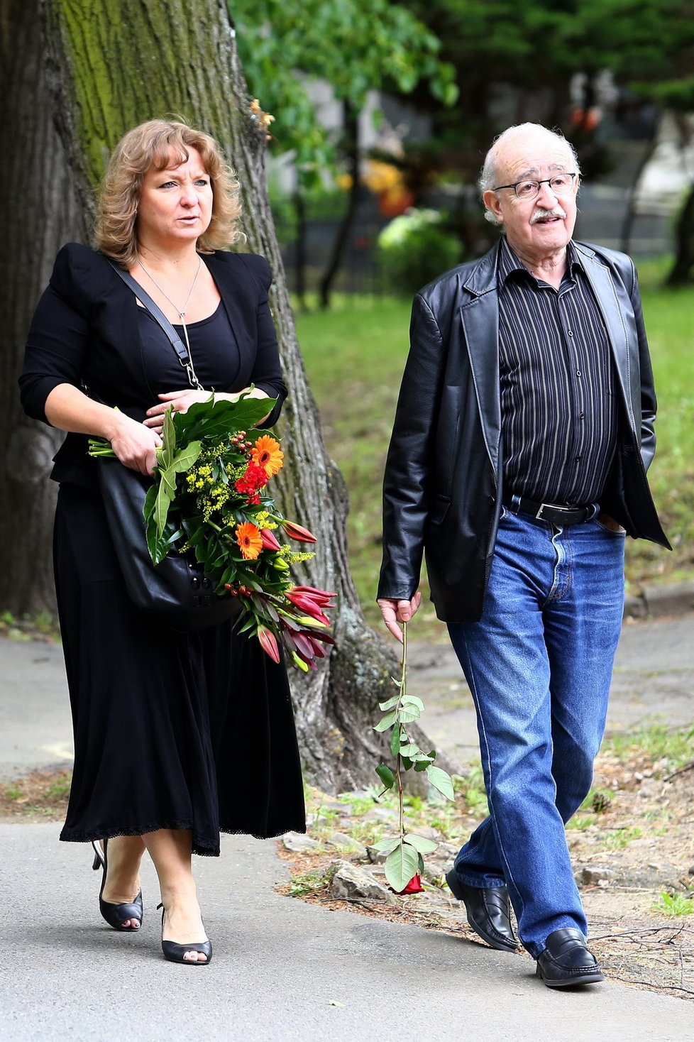 Na pohřeb přišla i Martina Hudečková s Jurajem Herzem.