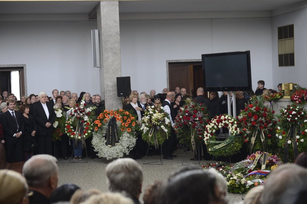 Rozlučka s hercem Brzobohatým začala ve 12:00 hodin