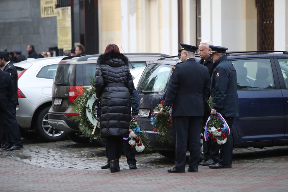 Poslední rozloučení s hasičem Honzou. Zemřel při hašení domu.