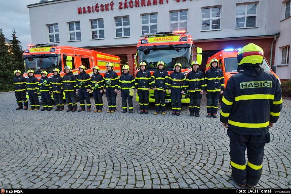 Minuta ticha za dobrovolného hasiče Honzu v podání profesionálních kolegů z Moravskoslezského kraje.