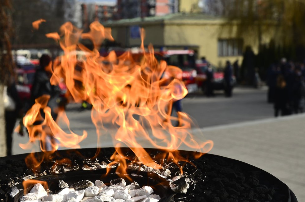 Poslední rozloučení s Janem Odermattem. Ve Strašnicích se sešla zdrcená rodina i kolegové.