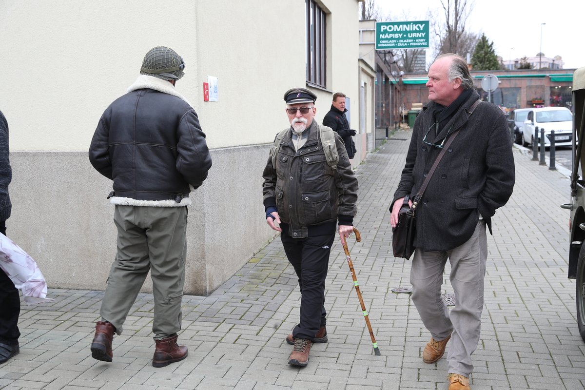 Pohřeb Honzy Vyčítala (†77) v pražských Strašnicích.