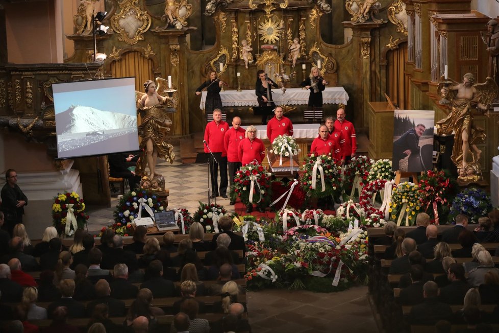 Pohřeb Adolfa Klepše (†53) ve Vrchlabí