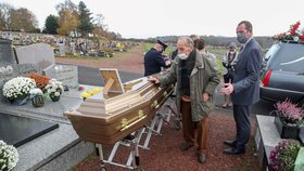 Chapelle-Lez-Herlaimont, Belgie: pohřeb s minimální účastí