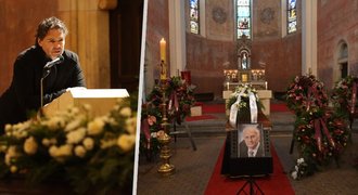 Statečný Jágr na pohřbu táty (†82): Přečetl pro něj dopis do nebe! Statečný Jágr na pohřbu táty (†82): Přečetl pro něj dopis do nebe!