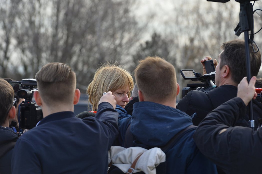 Smuteční hosté se sešli v pohřební síni v Brně na posledním rozloučení s tenistkou Janou Novotnou.