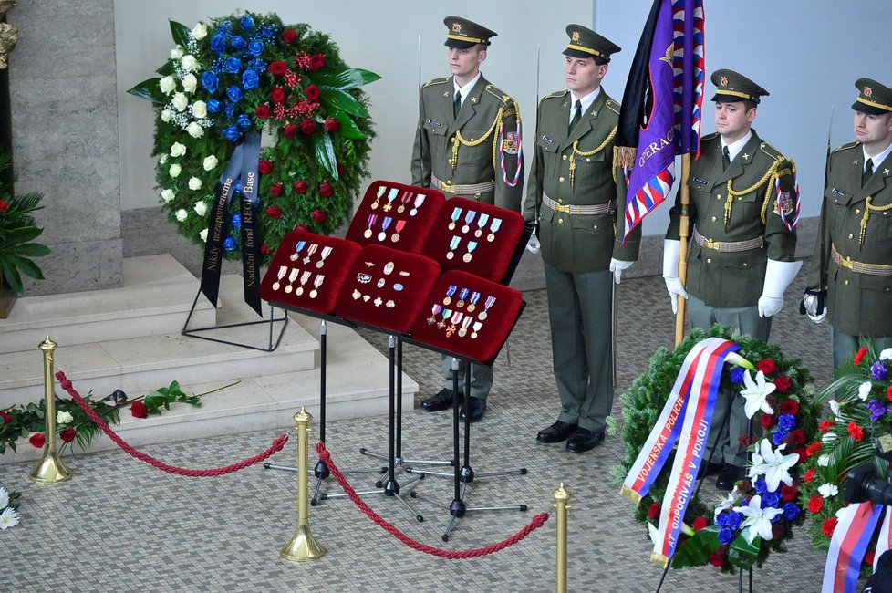 Pohřeb Jiřího Schamse.