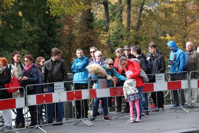 Poslední rozloučení s Karlem Gottem na Žofíně.