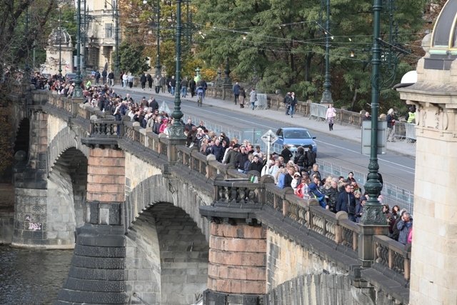 Poslední rozloučení s Karlem Gottem na Žofíně.