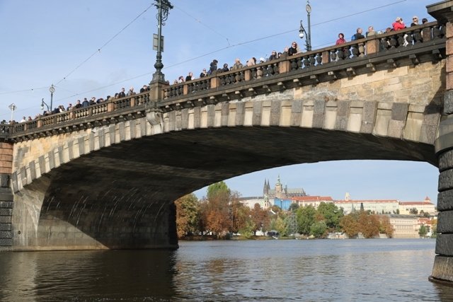 Poslední rozloučení s Karlem Gottem na Žofíně.