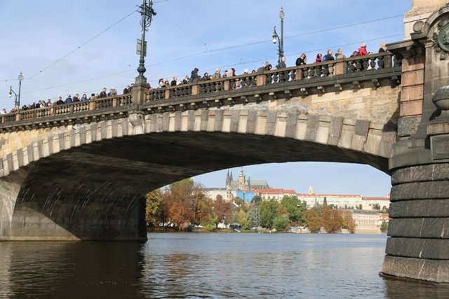 Poslední rozloučení s Karlem Gottem na Žofíně.