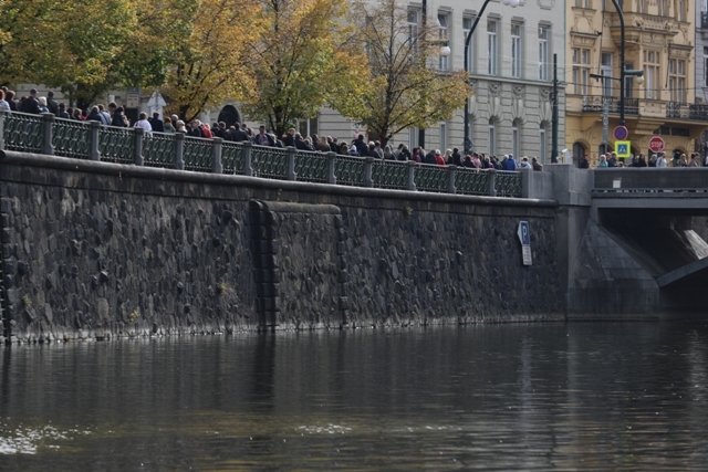 Poslední rozloučení s Karlem Gottem na Žofíně.