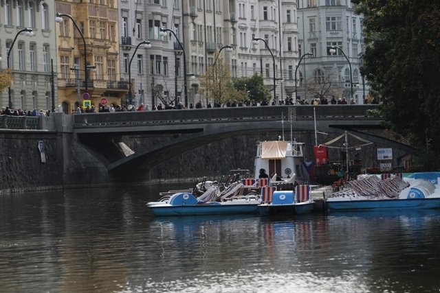 Poslední rozloučení s Karlem Gottem na Žofíně.