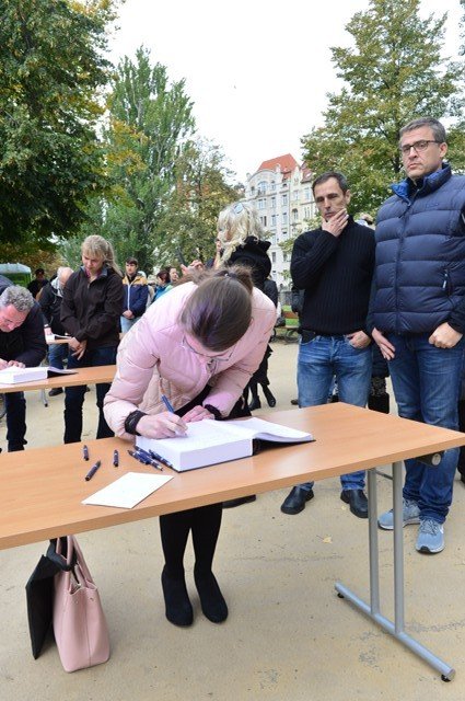 Poslední rozloučení s Karlem Gottem na Žofíně.