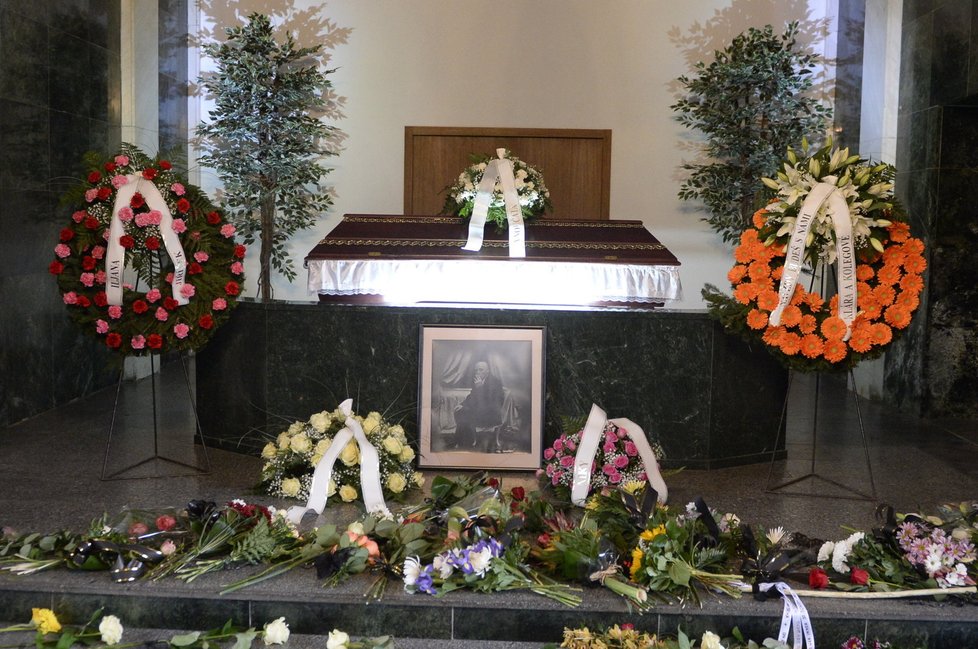 Kubíček zemřel ve čtvrtek 11. prosince, pohřeb měl ve smuteční síni Olšanského hřbitova