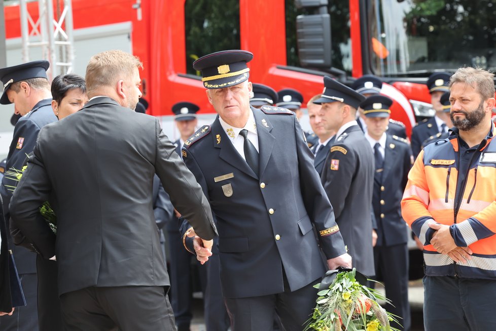 Poslední rozloučení s hasičem Zdeňkem Hejdukem (†34) v Kolíně.