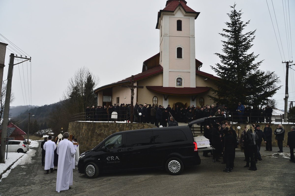 S Martinkou se přišly rozloučit stovky lidí