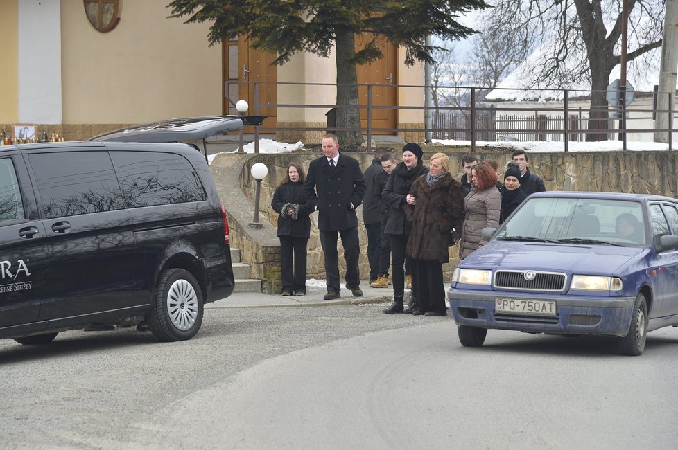 Maminku Martiny museli příbuzní podpírat.