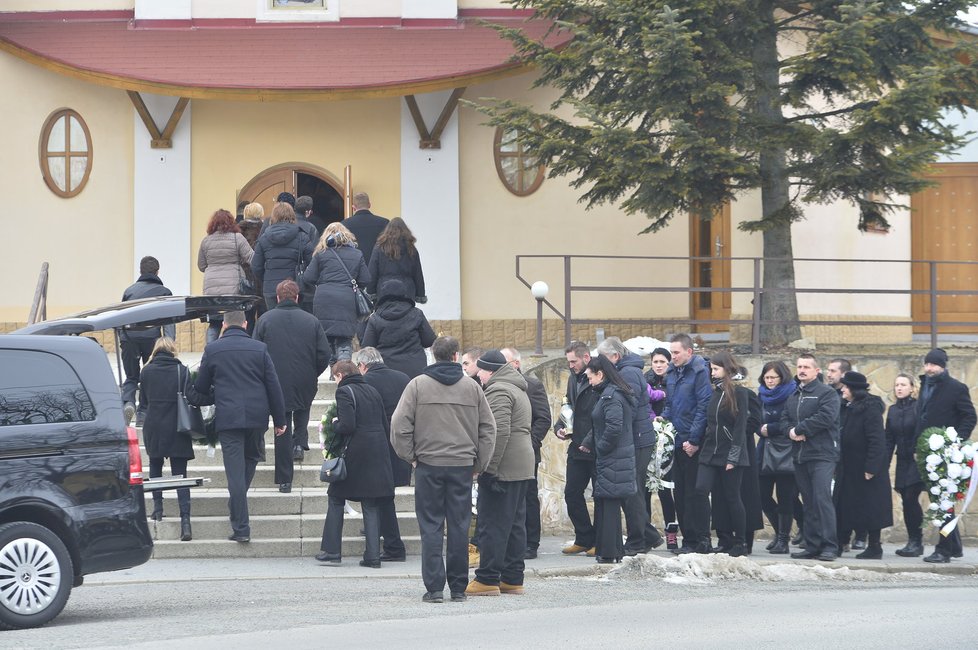 S Martinkou se přišly rozloučit stovky lidí