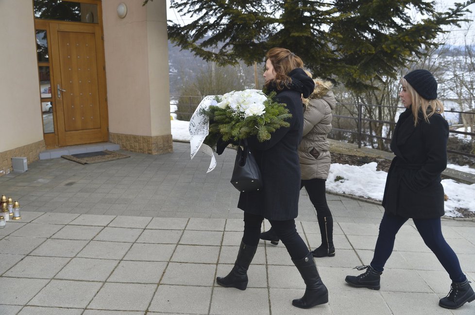 S Martinkou se přišly rozloučit stovky lidí