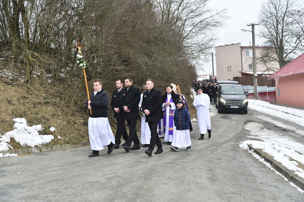 S Martinkou se přišly rozloučit stovky lidí.