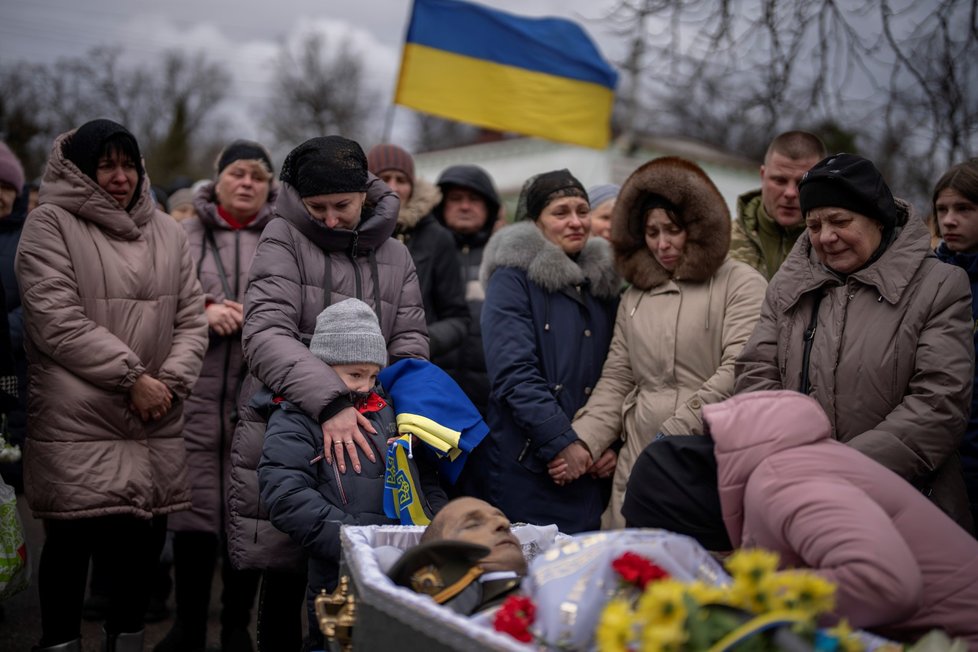 Válka na Ukrajině: Pohřeb vojáka poblíž Kyjeva (18.2.2023)