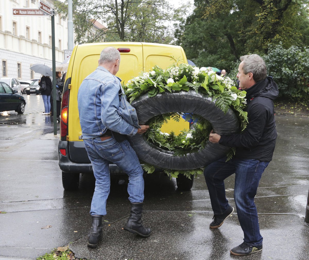 Pohřeb herce Pavla Landovského