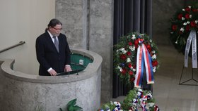 Alexandr Vondra během proslovu na pohřbu exministra obrany a Havlova kancléře Luboše Dobrovského (7.2.2020)