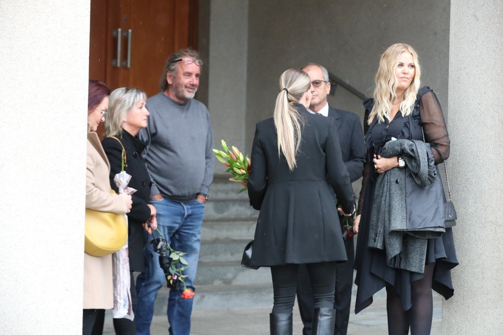 Pohřeb Milana Wolfa: Michaela Štiková Gemrotová