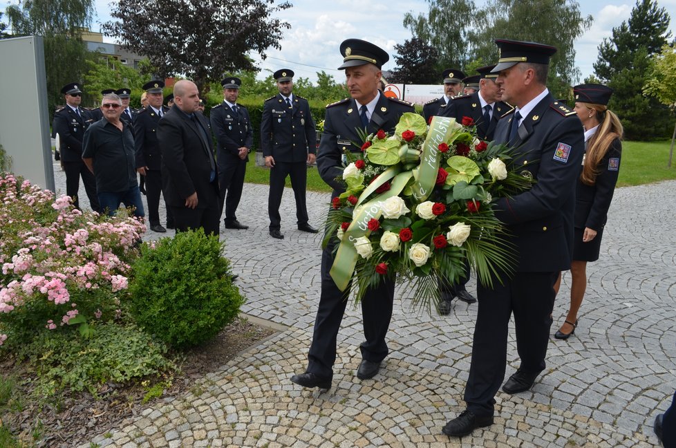 Desítky policistů se přišly rozloučit s moravskoslezským policejním náměstkem Radímem Daňkem.