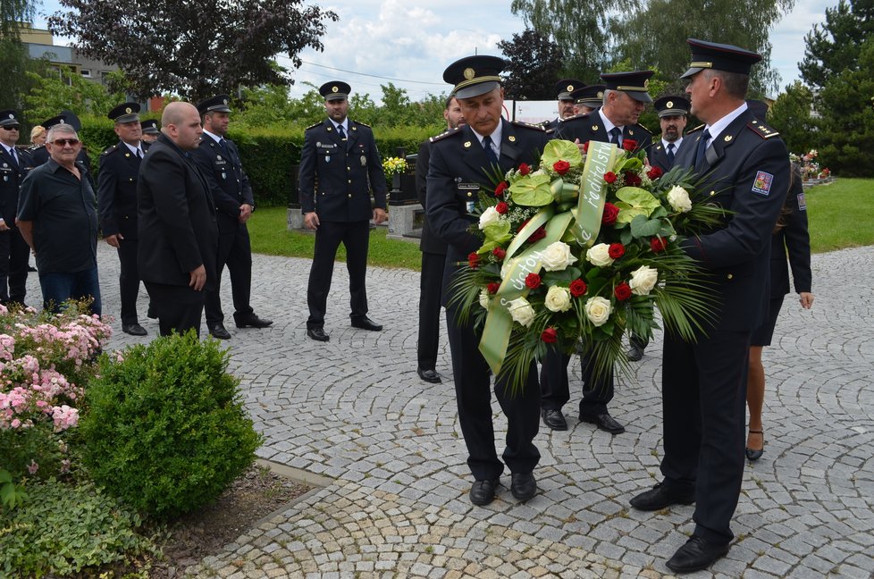 Desítky policistů se přišly rozloučit s moravskoslezským policejním náměstkem Radímem Daňkem.