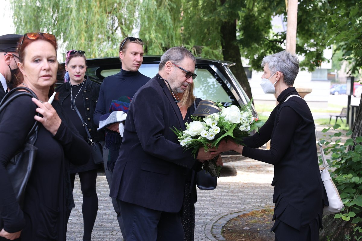 S Ninou Divíškovou se přišel rozloučit také Tomáš Töpfer