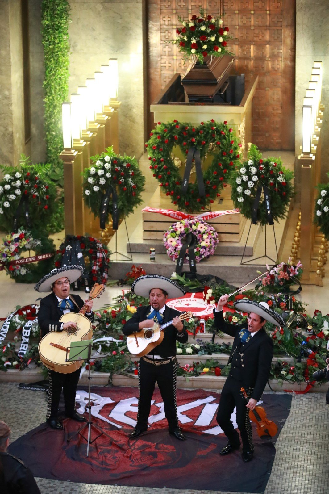 Pohřeb Petra Hoška z kapely Plexis - Mariachi